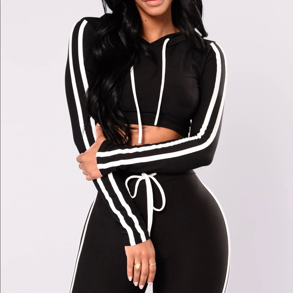 NEW Fashion Nova Tennis Court Set – Black/White